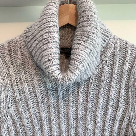 Banana Republic turtle neck sweater Size large - Picture 6 of 8